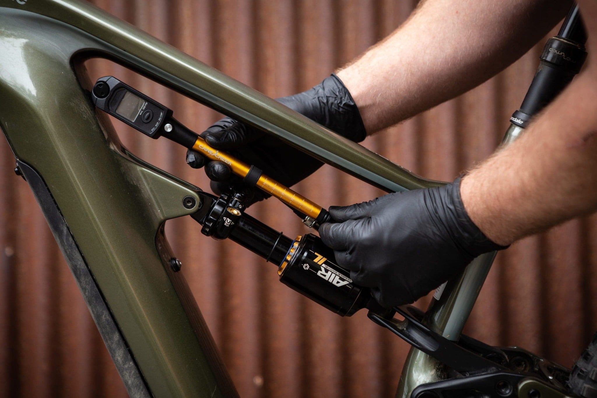 DB Air Digital Shock Pump - Cane Creek Cycling Components
