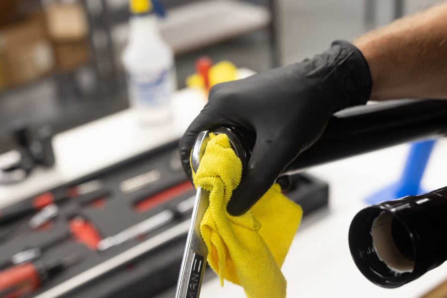Wiper seal removal