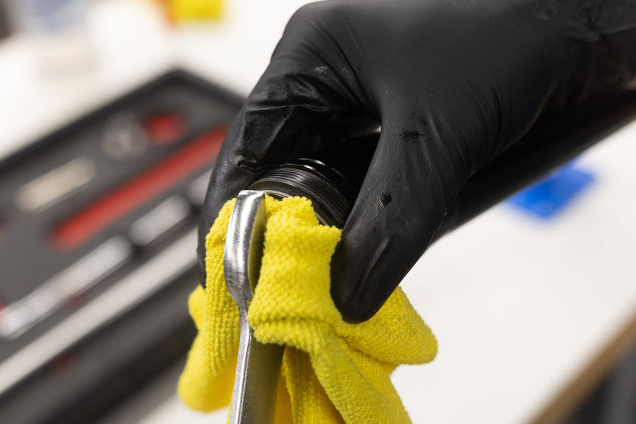 Wiper seal removal