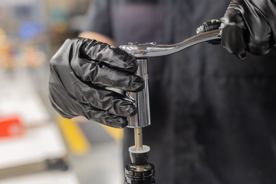 Air piston seat removal